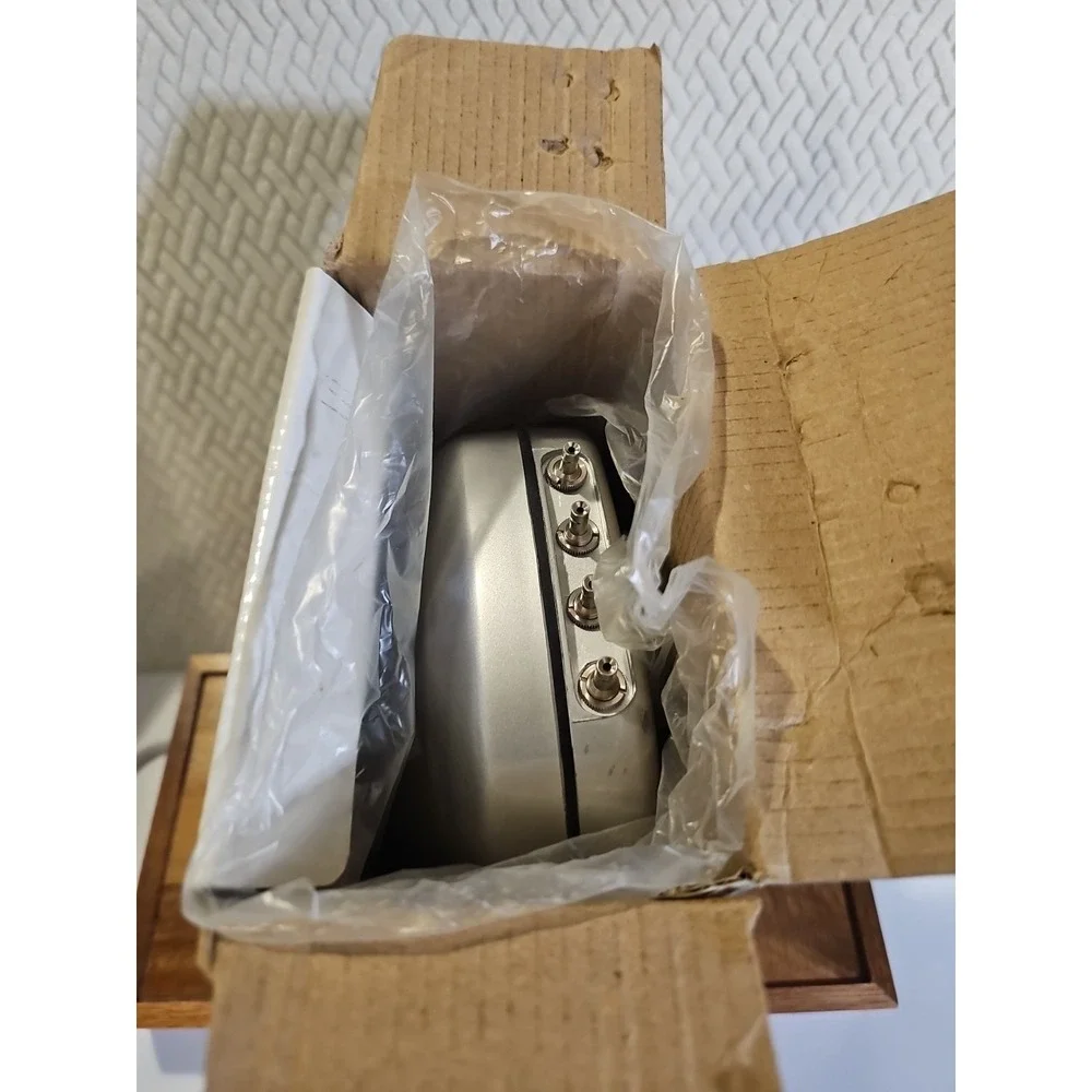 AAPA15L Active Aqua,‎ 4 Outlets, 6W, 15 L/Min Air Pump, Silver,Grey New In Box